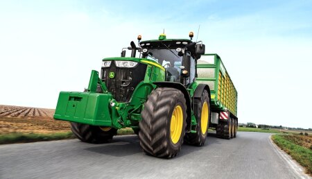 John Deere y su tractor serie 7R marcan nuevo récord de eficiencia