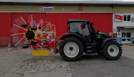 Hitraf Entrega de Hilerador Pottinger Top 612 en tractor Valtra N174D