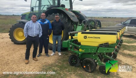 Agrícola Noroeste entrega John Deere EMBRADORA MONOGRANO 1705 a HNOS BUENO