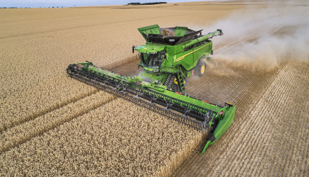 John Deere alcanza una nueva dimensión en productividad y eficiencia de la cosecha con su nueva Cosechadora X9 y plataforma draper