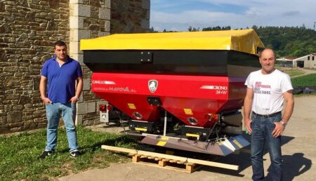 Agricola Matova Entrega a Martinez Liste de Lesta, abonadora Cavallo Crono de 24 mts