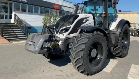 Hitraf Entrega a la Cooperativa Cobideza, Valtra T214 Direct 