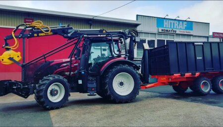 Hitraf entrega Valtra T 174 Active con cuchilla Hitraf, grúa Guerra 74 A y remolque Guerra R12
