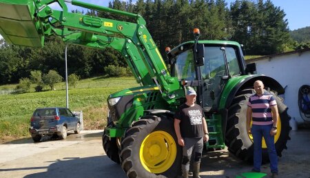 Agrícola Noroeste entrega John Deere  6120M CON PALA 623R a GANADERIA CARRIZO NARAVAL SC