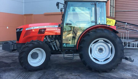 Agrícola Suárez entrega MASSEY FERGUSON 3709F a Cooperativa VIÑA COSTEIRA S.C.G.