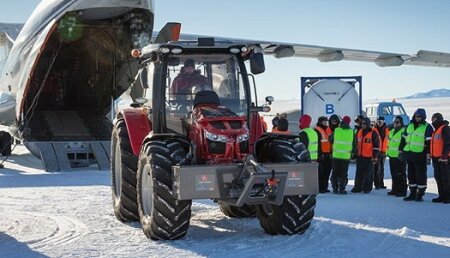 Antarctica2 rememorala expedición de Sir Edmund Hillary en 1958 al Polo Sur en Tractor