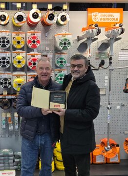 STIHL reconoce a Miguel Agrícola por sus 40 años como distribuidor oficial, el más antiguo de Galicia