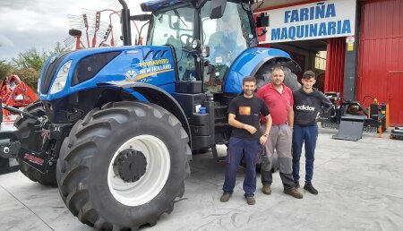 Fariña Maquinaria entrega New Holland T7.270 a Pousadoiro