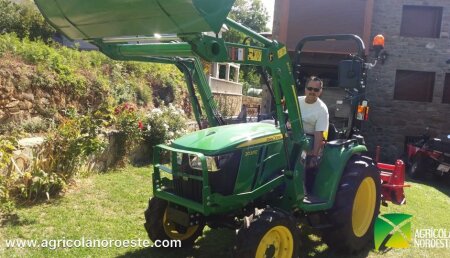 Agrícola Noroeste entrega John Deere 3038E a Juan