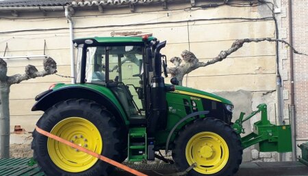 Agrícola Castellana entrega John Deere 6120M MY21 en  Cevico de la Torre (Palencia)  a Felipe Atienza Alba