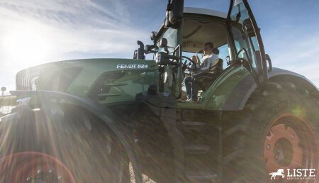 Maquinaria Agrícola Liste entrega el tractor Fendt 824 Vario a IVAN S.C. (Iván Barreiro) en Cerceda, A Coruña.