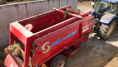 Agricola Calvo entrega remolque mezclador ZAGO 150 WT con fresa a A FROCELA,S.C Vilaxuste (Portomarin)