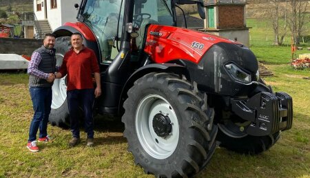 Agricola Calvo  entrega CASE IH Maxxum 150  PREMIUM a Remedios Otero Lopez en Vilamor (Mondoñedo)