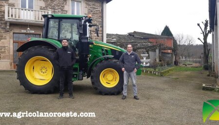 Agrícola Noroeste entrega John Deere  6120M + Pala cargadora 603M a Jose López