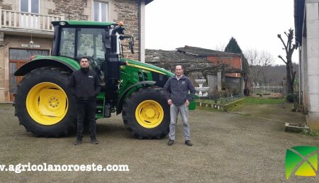 Agrícola Noroeste entrega John Deere  6120M + Pala cargadora 603M a Jose López