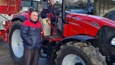 Agricola Calvo entrega CASE IH farmall 115C a HERBON NUÑEZ S.L en Mazaille - Baralla ( Lugo)