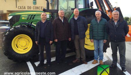 Agrícola Noroeste Entrega John Deere 6120M con desbrozadora Orsi al ayuntamiento de Trazo
