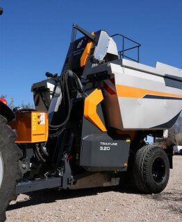 Avanterra Tech presenta la nueva vendimiadora TRAX’LINE 3.20 de Pellenc en dos jornadas con clientes en Castilla-La Mancha 