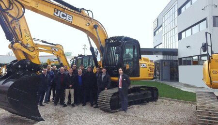 WALKIA JCB entrega catorce máquinas a la Empresa de Transformaciones Agrarias (TRAGSA)