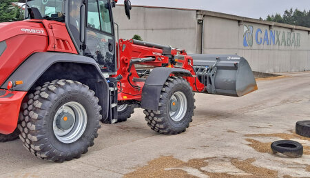 Entrega cargadora telescópica 9580T de Weidemann en GANXABAR (Gandeiros de Xallas e Barcala)