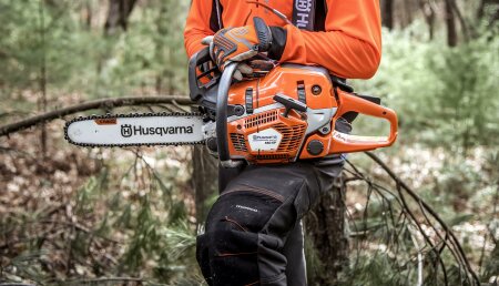 Husqvarna mejora la protección de usuario y añade su exclusiva función TrioBrake™ a la motosierra 550 XP® Mark II