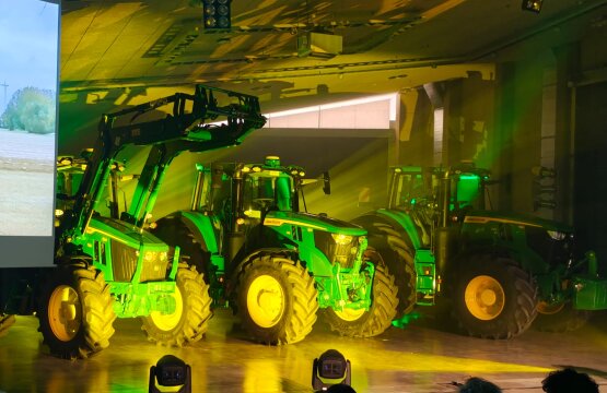 John Deere presenta sus novedades de maquinaria en el Parla Innovation Center con foco en las series 6M, 6R y 8R