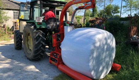 Tecnor Lalin Maquinaria entrega encintadora kubota-kverneland a ganaderia pombal de o corgo