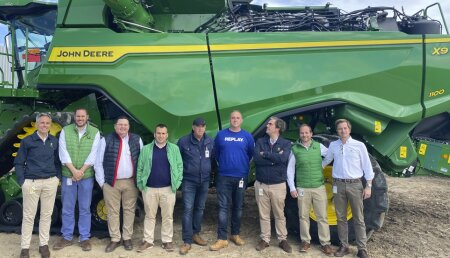 Llega a España la primera cosechadora X9 John Deere de alto rendimiento