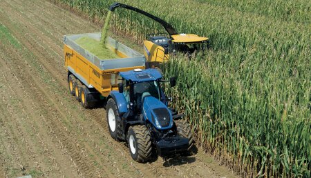 La nueva picadora de forraje FR Forage Cruiser de New Holland mide sobre la marcha los nutrientes de los cultivos gracias al nuevo sensor NIR On BoardTM