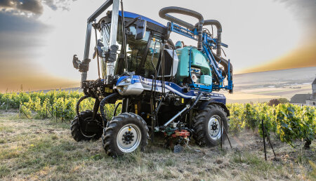 New Holland exhibe la nueva gama de tractores zancudos TE6 en SITEVI 2023
