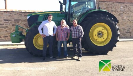  Agrícola Noroeste entrega John Deere 6215R a Marcelino