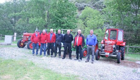 7 Alemanes llegan en Tractor de Epoca a Santiago de Compostela