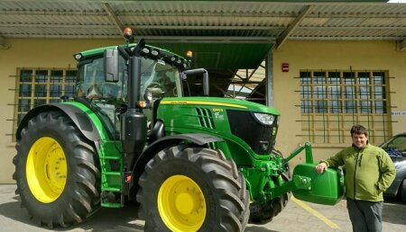 Agrícola Castellana Entrega JOHN DEERE 6195R en La Encina, Cantabria, a Miguel Angel Cobo.