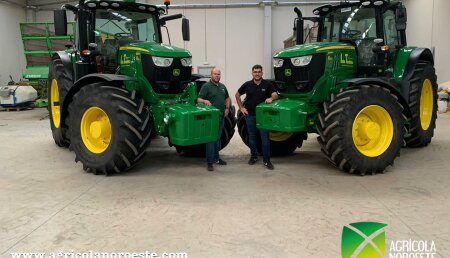 Agrícola Noroeste  entrega dos John Deeres 6195M - 6215R a Servicios Agricolas y Forestales Ivan Tembras 