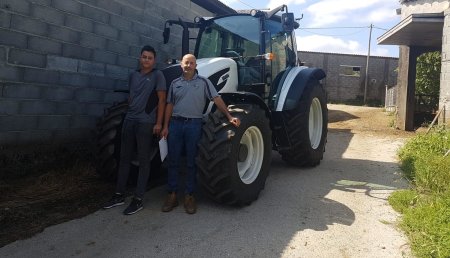 Millares Torron entrega aJose Manuel Fernandez Goyanes de Monseiro,Lancara, VALTRA A 134