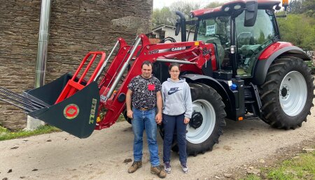 Agricola Calvo  entrega  CASE IH maxxum 115 y pala case ih STOLL a Ganaderia García Díaz , Sc en Sasdonigas - Mondoñedo (Lugo)