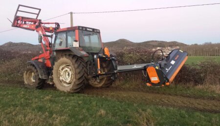 Agrícola Suárez Entrega  Trituradora TMC Cancela modelo TDR-220 en VILAR DE GOMAREIRTES