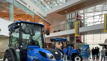 New Holland presenta en España el galardonado T4F, tractor del año en el segmento de especiales.