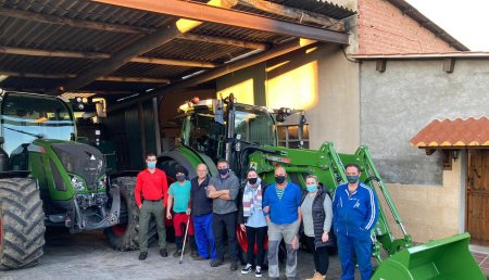 Agrícola Patricio entrega Fendt 313 Profi a Montero trabajos agrícolas obras y servicios en La Peral,  Siero