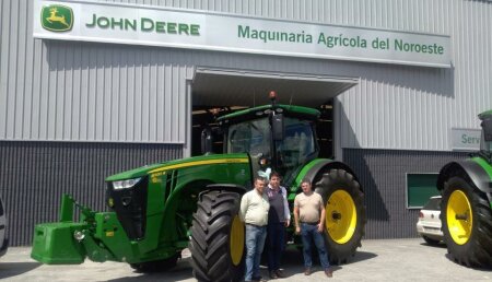 Agrícola Noroeste entrega a Transformaciones Agrarias Montero y Diaz S.C. de O Paramo Lugo, John Deere 8320R