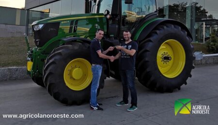 Agrícola Noroeste Entrega John Deere 6250R a Ganadería Rodriguez de Papucín - Frades La Coruña.