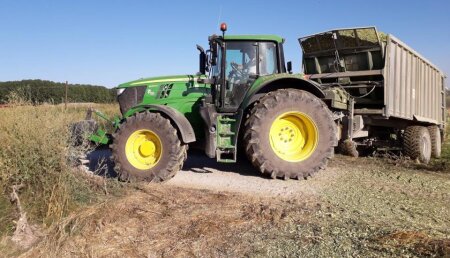 Agrícola Castellana Entrega JOHN DEERE 6195M a la empresa Servicios Agricolas Quijano SC, de Lobera de la Vega (Palencia)