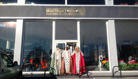 Los Reyes Magos eligen los mini tractores de Agrolugo para su desplazamiento por Sarria