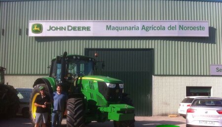 Agricola Noroeste entrega John Deere 6195M a Servicios Agricolas Caseiro