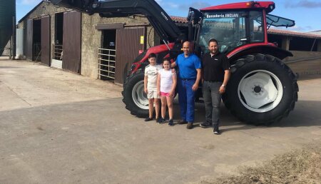 Agrícola Patricio entrega a Ganadería Inclán S.C  - Valtra A114MH