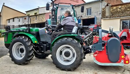 Talleres FCS entrega Ferrari Cobram L60 y Trituradora Dragone V120 HYD.