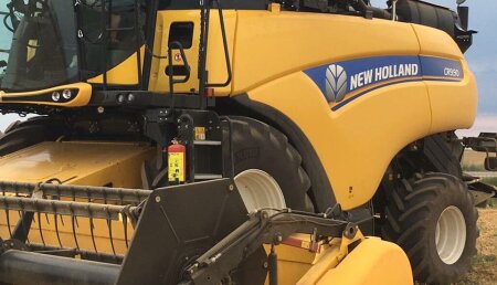 Talleres Argasa pone en marcha!!  Cosechadora New Holland CR9.90