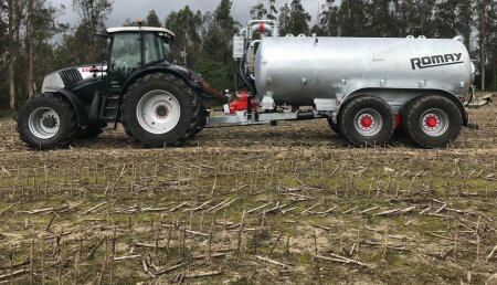  Talleres Agrícolas Mata entrega cisterna Romay 16.000 L a Ganadería Armada de Negreira (A Coruña).