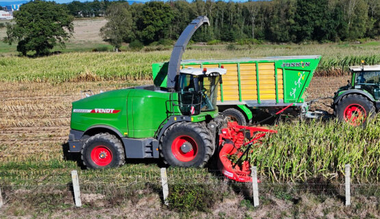 La red de concesionarios Fendt de Galicia presenta la nueva Katana 850, una potente picadora de forraje de 847 CV