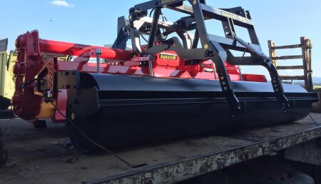 Talleres Agrícolas Mata entrega  fresadora Agrator 